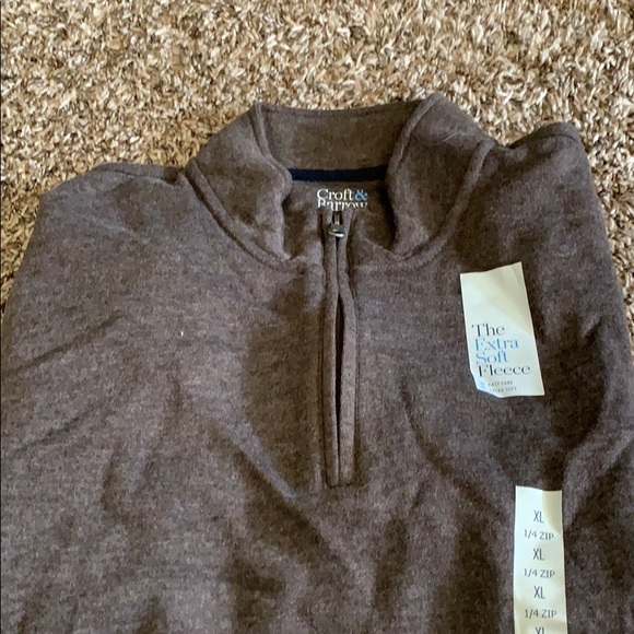 Pullover - Picture 1 of 1